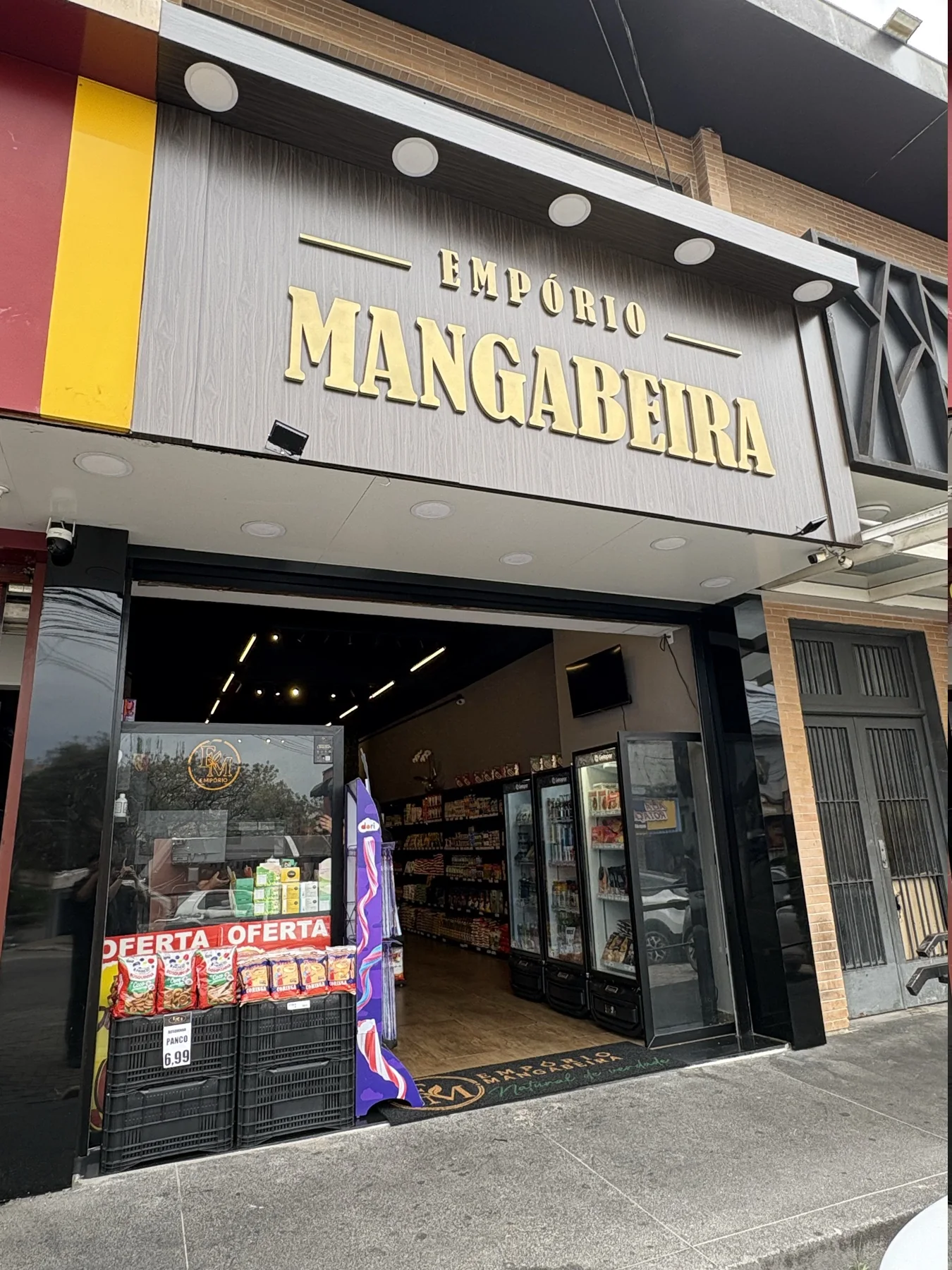 Fachada do Empório Mangabeira em Cidade Ademar